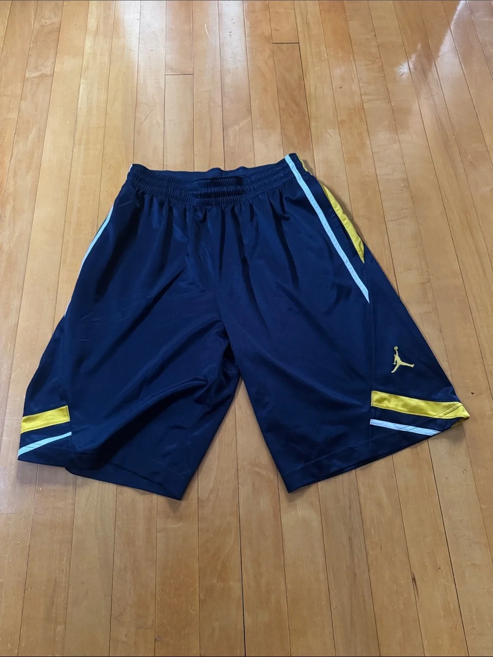 Nike Jordan Marquette University Shorts with Yellow and white Trim men’s S